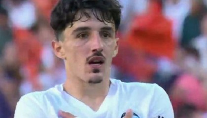 西甲局势紧张！瓦伦西亚1-1战平后有望保级，降级竞争激烈